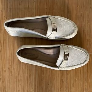 Giani Bernini flat shows , white , size 6